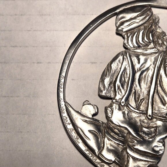 1995 Vintage Ocean Art Pewter "Santa's workshop" Christmas ornament - Picture 6 of 6